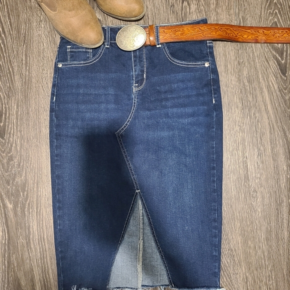 Dex Jean Skirt - Picture 2 of 11